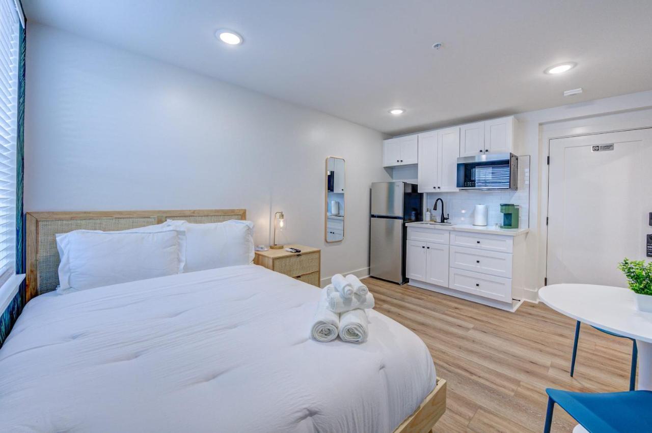 Roaring Tigers Studio Apartment Galveston Exterior photo